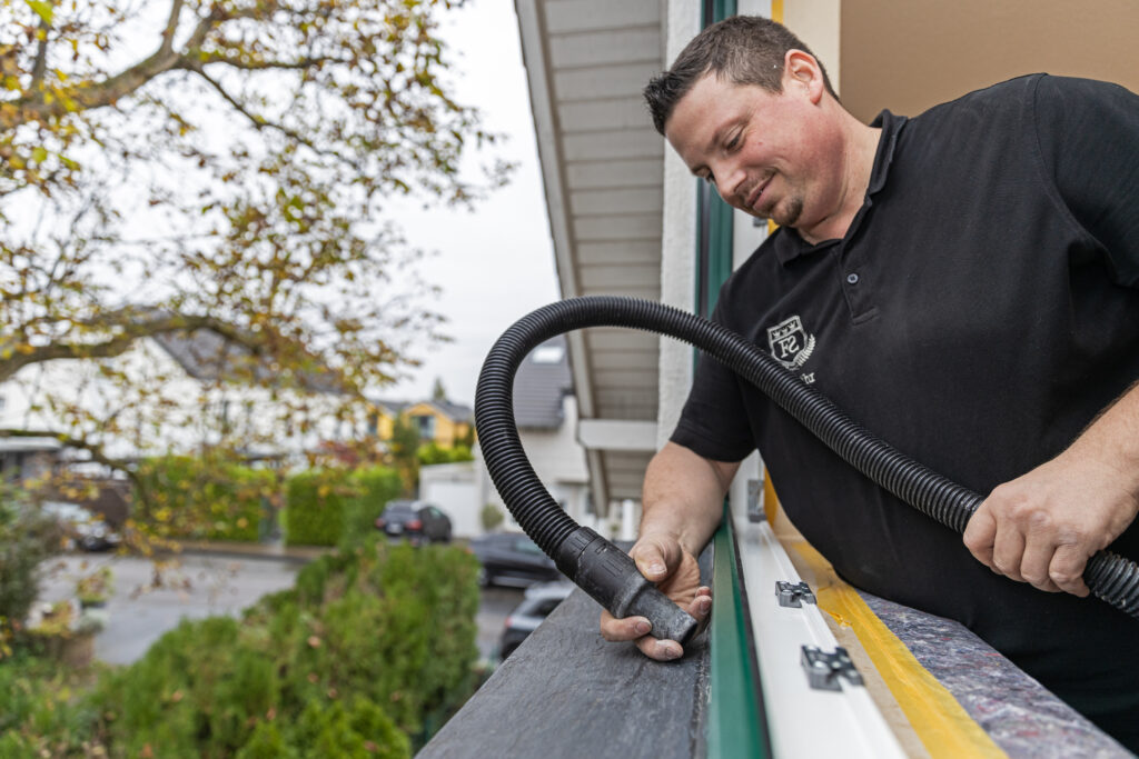 Einbau moderner Fenster mit 3-fach-Verglasung in Köln