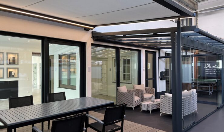 Große Auswahl an Farben, Griffen und Gläsern – alles in unserer Ausstellung in Köln-Godorf.