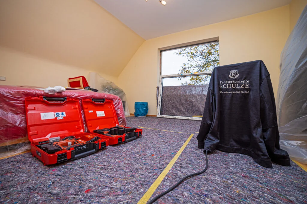 Bei der RAL-Montage setzen wir auf geprüfte Qualität. Das bedeutet: energieeffizienter Einbau, höchste Stabilität und ein Wohngefühl, das man jeden Tag merkt.